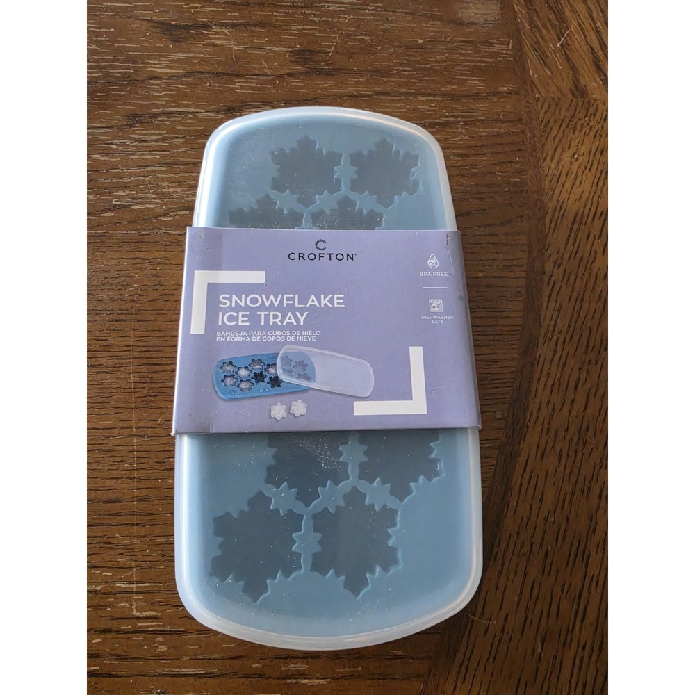 Crofton Snowflake Ice Cube Tray With Lid, New